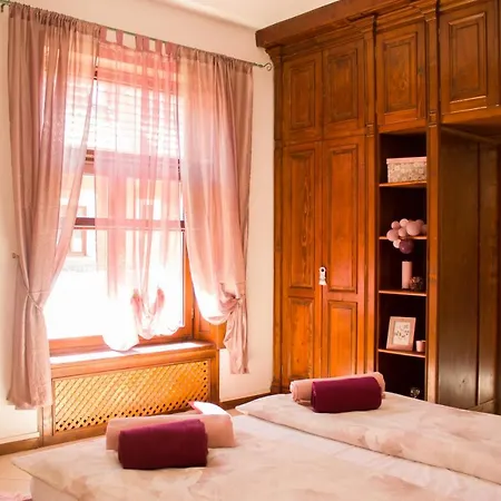 9 Stylish In Unirii Square Apartment *