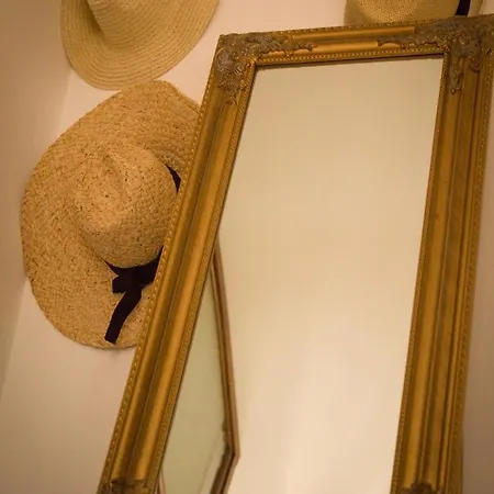 9 Stylish In Unirii Square Apartment *